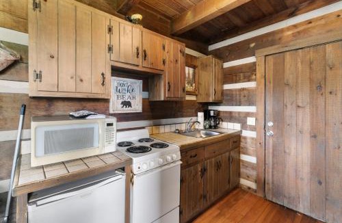 Fancy Gap House | Rustic Mountain Escape with Fire Pit and Mountain Views-Cabin 1