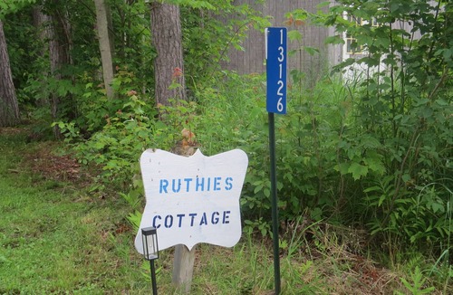 Barbeau Cottage | Ruthie's Cottage Charming 3-bedroom cottage with WiFi in Barbeau. 20 m Sault, Mi
