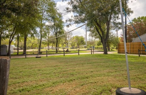 Burnet RV Rental | RV Site - Pull Through 21