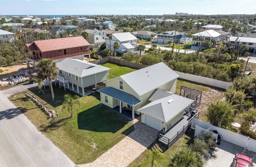 Marineland Acres Cottage | Sailing Mood by Distinctive Beach Rentals