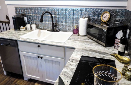 Muenster Apartment | Saint Jo Wine Country Loft with Private Balcony Near Blue Ostrich Winery