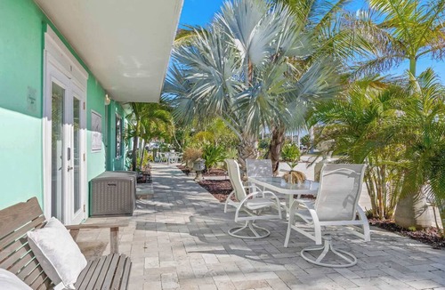 Satellite Beach Apartment | Sandpiper Studio | Across From Beach!