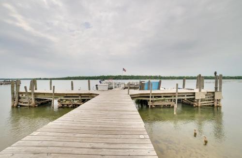 Cedarville House | Sandy Beach & Sunset Views: Lakefront Escape!