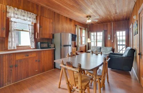 Cedarville House | Sandy Beach & Sunset Views: Lakefront Escape!