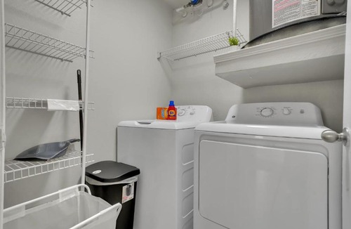 Far North Dallas Apartment | Sapphire 1BD Loft - Pool, Gym & Free Parking!