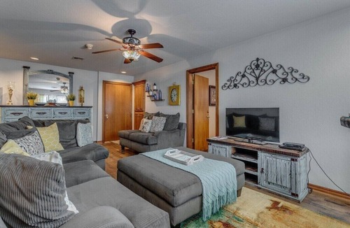 Norman Apartment | Satin Suite at Whispering Pines Inn