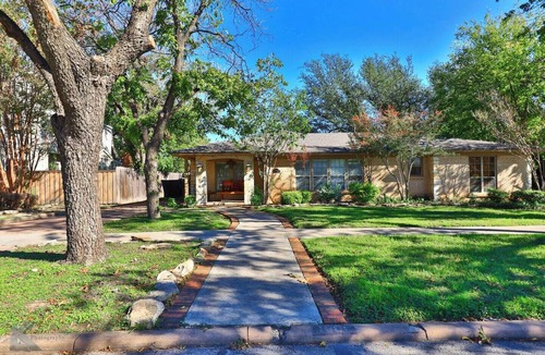 Sayles Blvd. Area House | Sayles Ranch + Hideout Cabin- Huge Deck + Pool!