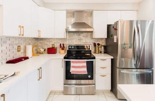 Steeles Industrial Apartment | Scenic 4-Bedroom Markdale Retreat for Families - Modern & Kid-Friendly