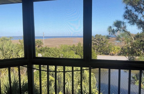 Crawfordville House | Scenic beauty on the bay