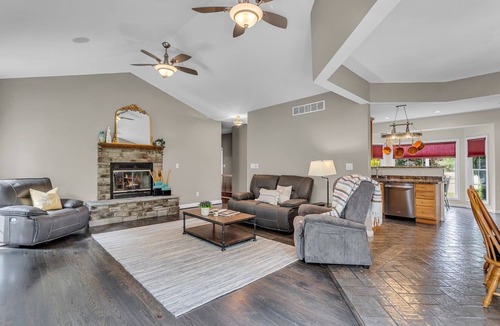 Brooklyn House | Scenic peaceful rural area and tastefully decorated comfy home. Full kitchen.