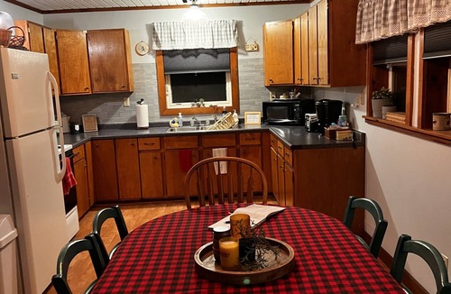 Elroy House | Scenic views on 20 acres! The Family Cabin awaits. Sleeps 10