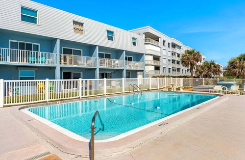 South Patrick Shores Condo | Seabreaker Delight - Direct Ocean Views with Pool!