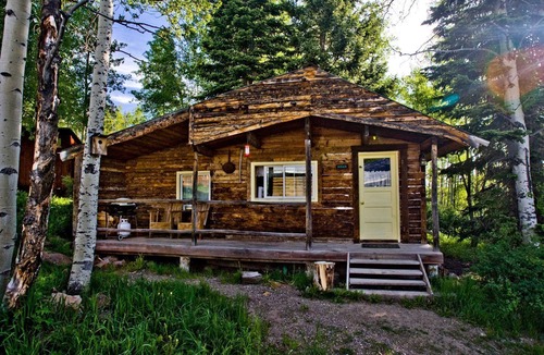 Clark Cabin | Secluded Cabin Rental with Mountain Views in Clark, Northern Colorado