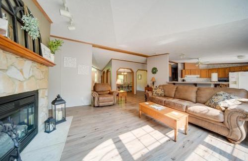 Dorset House | Secluded Ohio Getaway on 65 Acres!