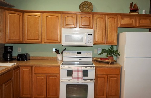 Eulonia Cabin | Secluded, peaceful Coastal Log Cabin with hot tub.