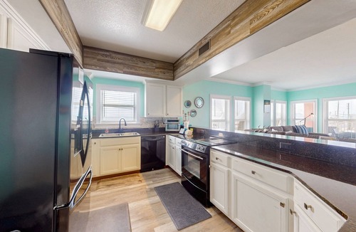Mexico Beach Condo | Second Floor Condo a/Ocean View, Shared Pool & Hot Tub, High-Speed WiFi, & W/D