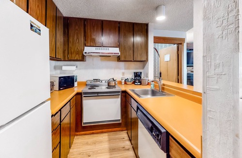 Tahoe Woods Condo | Second-Level Condo w/Free WiFi, Wood Fireplace, Shared Outdoor Pool, & Views