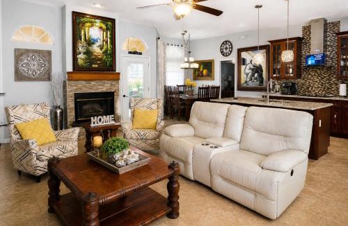 Clermont House | Serene Mountain Retreat With Pool