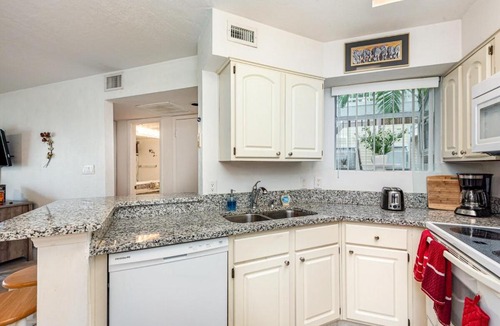 Ocean Side Village Apartment | Serene Pondside Getaway - BC10