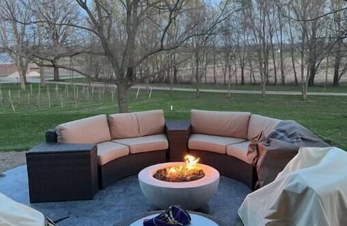 Butte Des Morts House | Serene property close to EAA