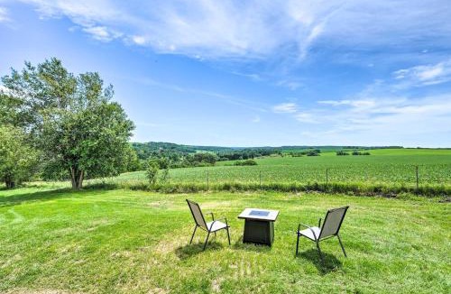 Blanchardville House | Serene Views: Quiet Farmhouse Cabin in Wisconsin!