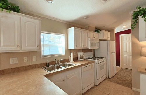 Seffner House | Serenity Cabin – Your Cozy Retreat Near Tampa