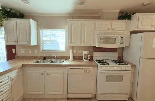 Seffner House | Serenity Cabin – Your Cozy Retreat Near Tampa