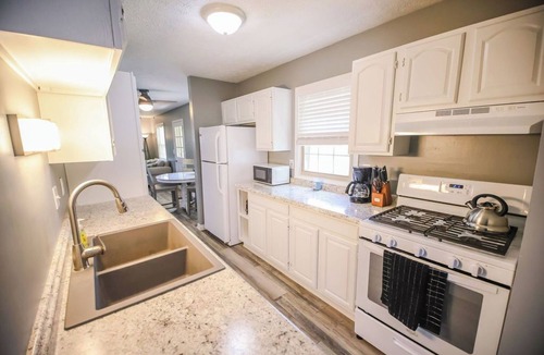 Hemlock House | Serenity Seneca 3BR & 2 BA w/Garage