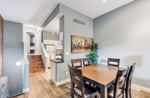Soulard House | Settle into Soulard! 6 beds 2 full baths!
