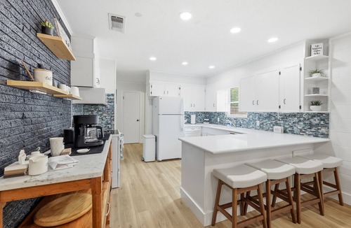 Graford House | Shady Cove- Waterfront, Private Dock, Hot tub- close to Rocker B!