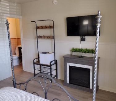 Historic Downtown Hotel | Shamrock Cove Inn