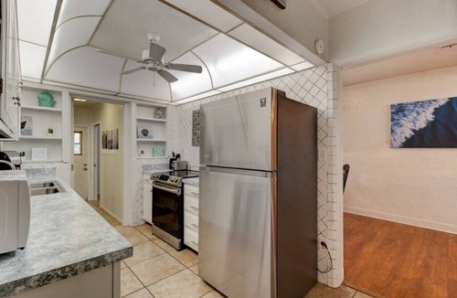 Holly Hill Cottage | Shark Shack Large House Minutes to the Beach