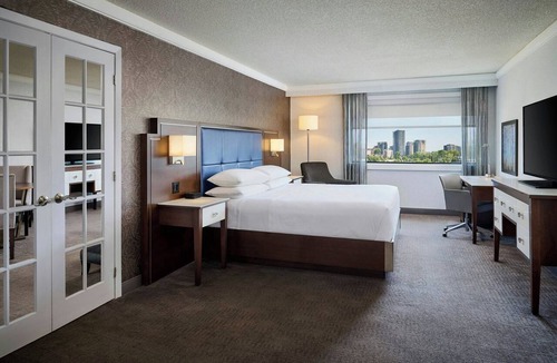 Laval Hotel | Sheraton Laval Hotel