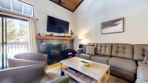 Mammoth Lakes House | Sherwin Villas Retreat DT