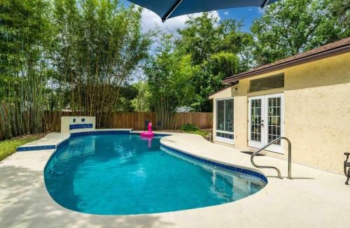 Southside House | Sherylee's Poolside Retreat - Team Joseph Ellen