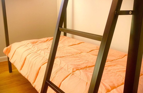 Southeast Houston Hostel | ShutEye Hostel