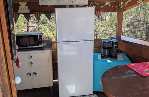 Hot Springs RV Rental | Sibley Bell Tent 2 @EvansCliff, Hot Tub! Beautiful Canyon High-rise deck