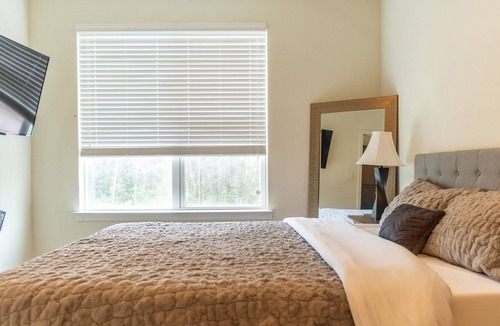 Covington Apartment | Simple Bedroom Apartment