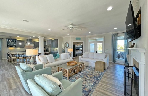 Toilla Segunda House | Sizzling Summer Savings! Coastal Gulf View Home w/Private Pool/Pet Friendly!