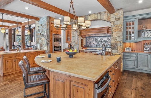 Edwards House | Ski-In Elegance in Arrowhead | High Road
