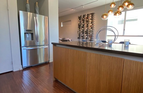 Faircrest Heights House | Skyview Suites & Estate Prime Beverly Hills Adjacent Stay with WiFi + Laundry