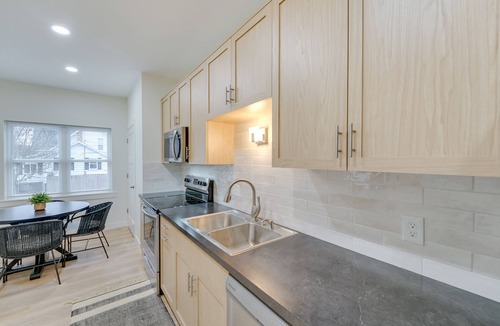 St. Clair Apartment | Sleek Apartment Near St Clair City Boat Harbor!