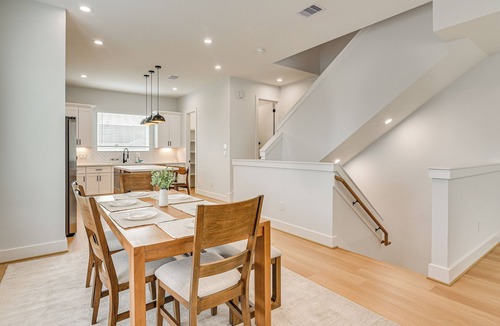 OST - South Union Cottage | Sleek & Spacious! Prime Houston Home Near NRG