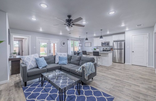 Lubbock House | Sleeps 16! 2 Neighboring Homes w/Hot Tub