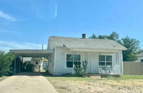San Angelo House | Sleeps 4. Close to downtown