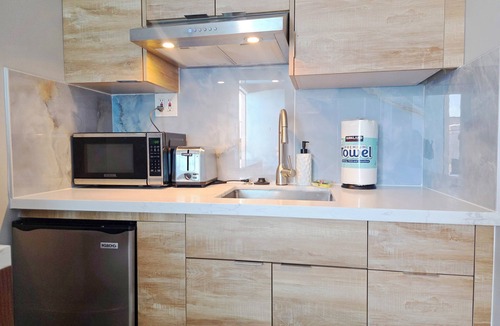 Cherryland Apartment | Small Cozy Private Studio Hayward Center 22417A