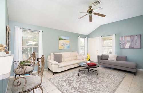 Baytown House | Smooth Sailing Home. Great for workers. Long Term Discounts
