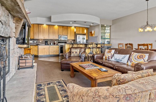 Windcliff Estates Condo | Snowdrift Lodge Vacation Home at Windcliff