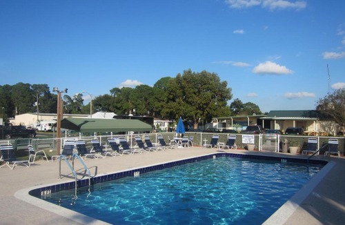 Eustis Resort | Southern Palms Park Model 6
