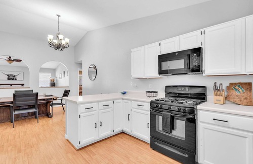 Rita Ranch House | Southside Summer Fun Oasis | Pool, Grill & Games